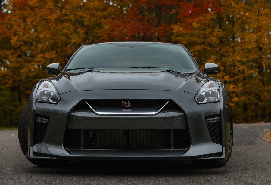 Nissan GT-R Pure (R35) 2017 года  (NA) (фото 2 из 21)
